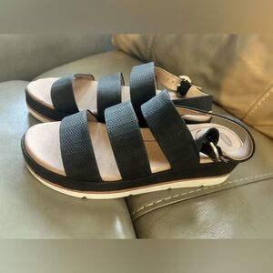 Dr. Scholl's Black and Tan Women's Sandals